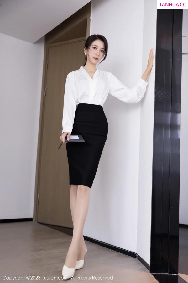 林乐一  [XiuRen]高清写真图 2023.03.20 No.6439 林乐一 短裙美腿第6张图片